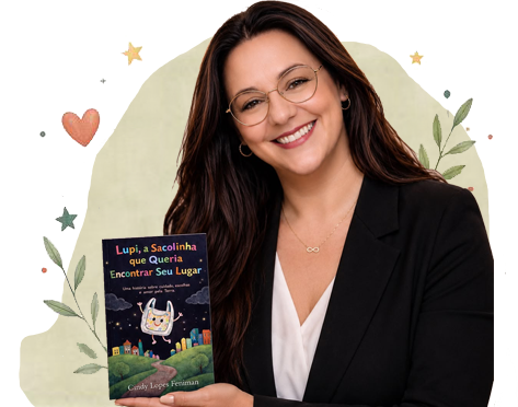 Autora segurando o livro
